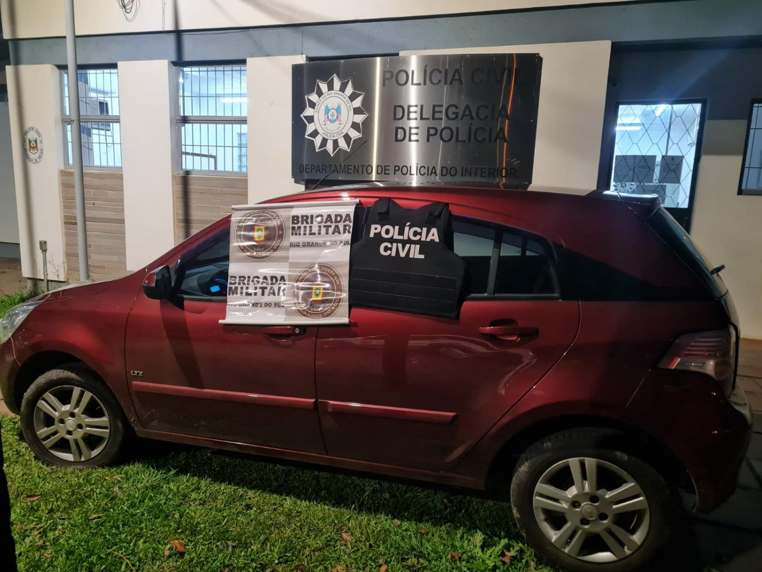 Operação da polícia apreende carro clonado em Guaporé