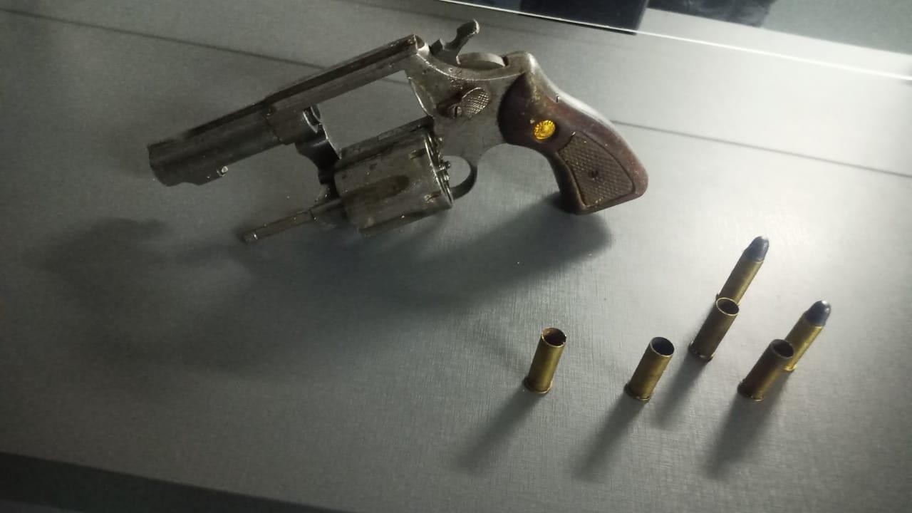 Após confronto, BM prende criminoso e drogas em Bento