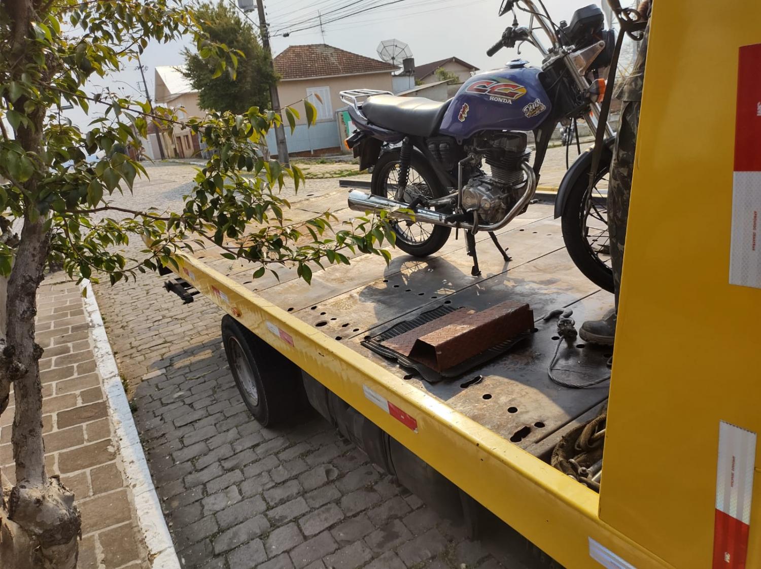 Guarda Civil Municipal recolhe motocicleta com mais de R$ 7 mil em multas