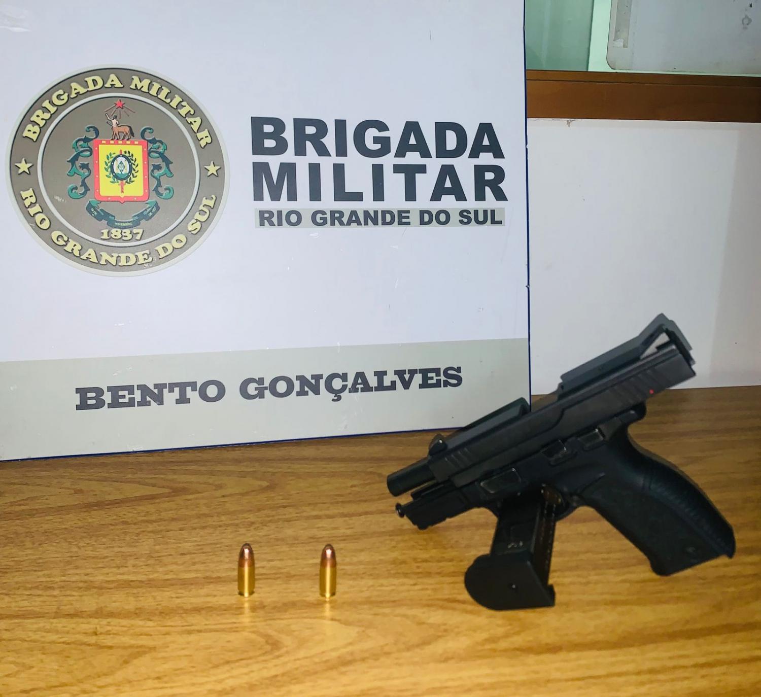 Homem é preso com arma de fogo no Tancredo Neves em Bento