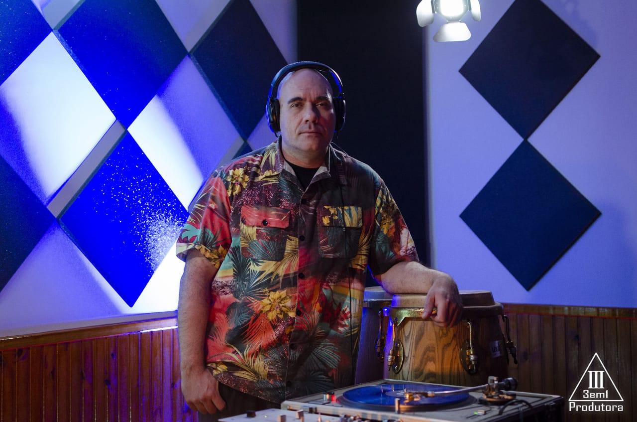 DJ Zonattão lança novo clipe com influências de Santana e o Maracatu