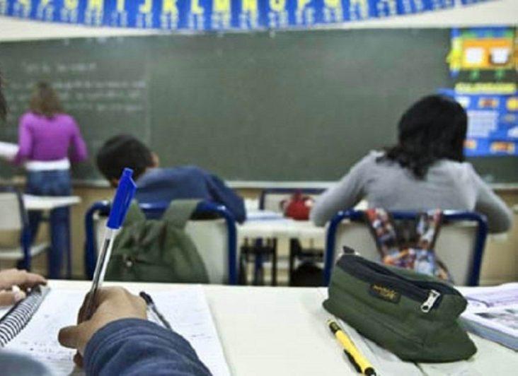 Governo gaúcho torna ensino presencial obrigatório e libera arquibancadas nos estádios