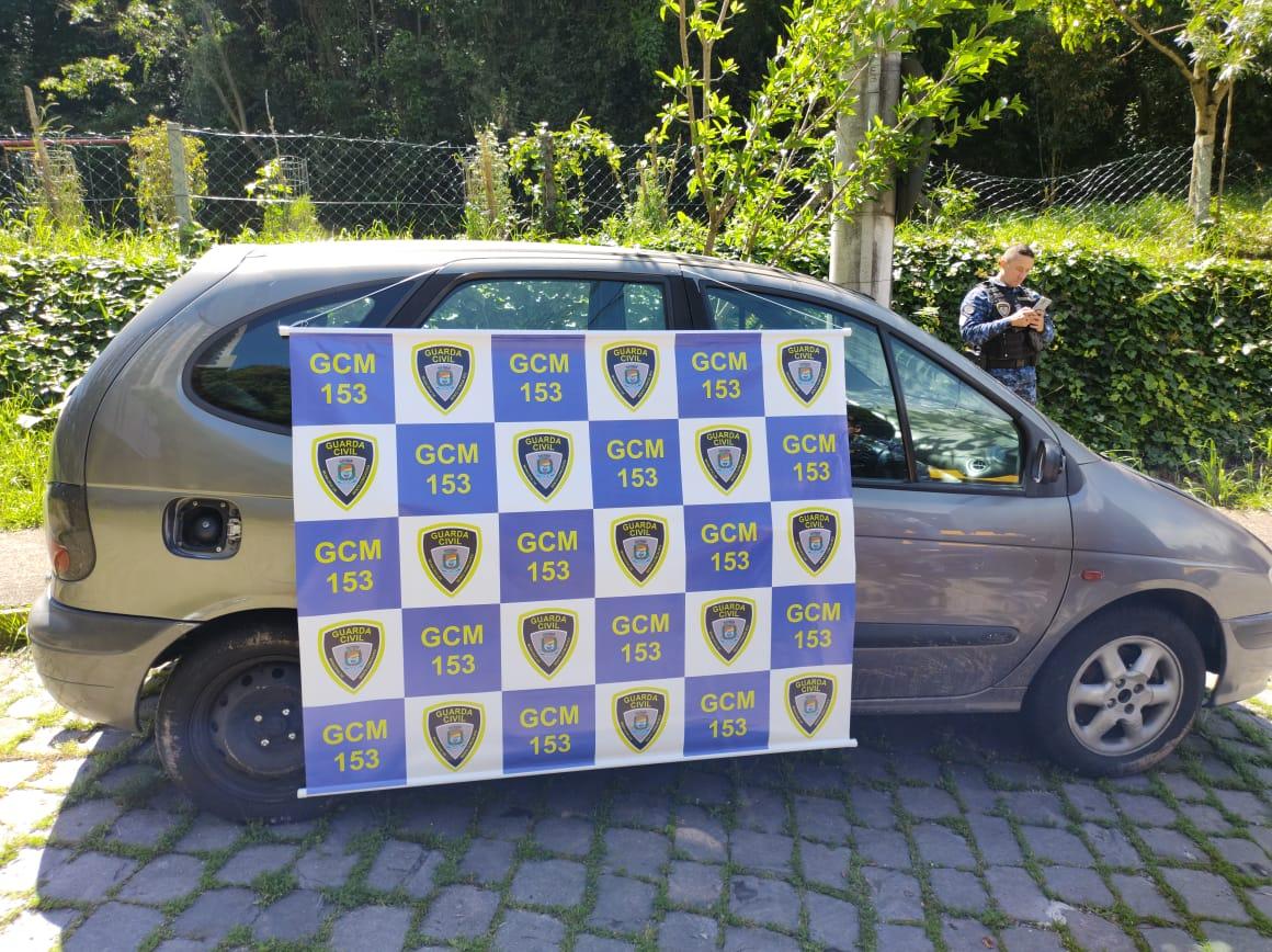 Guarda Civil Municipal apreende veículo com possíveis adulterações em Bento