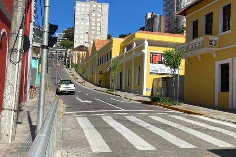 Trânsito em ruas centrais de Bento Gonçalves passa por mudanças