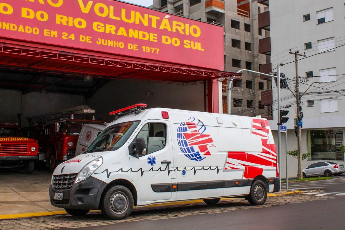 Ciclista é atingido por carro e morre após acidente na BR-470, em Veranópolis