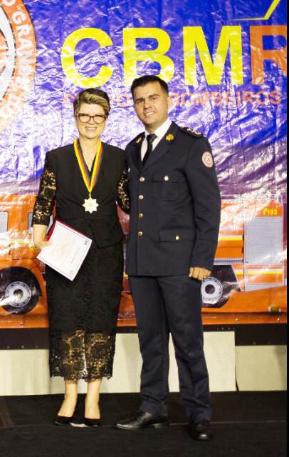 Liga de Combate ao Câncer de Bento Gonçalves recebe Comenda do Corpo de Bombeiros Militar