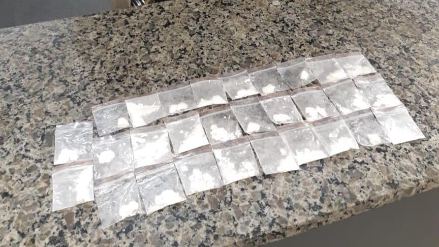 Traficante é preso entregando cocaína com carro da sogra em Caxias