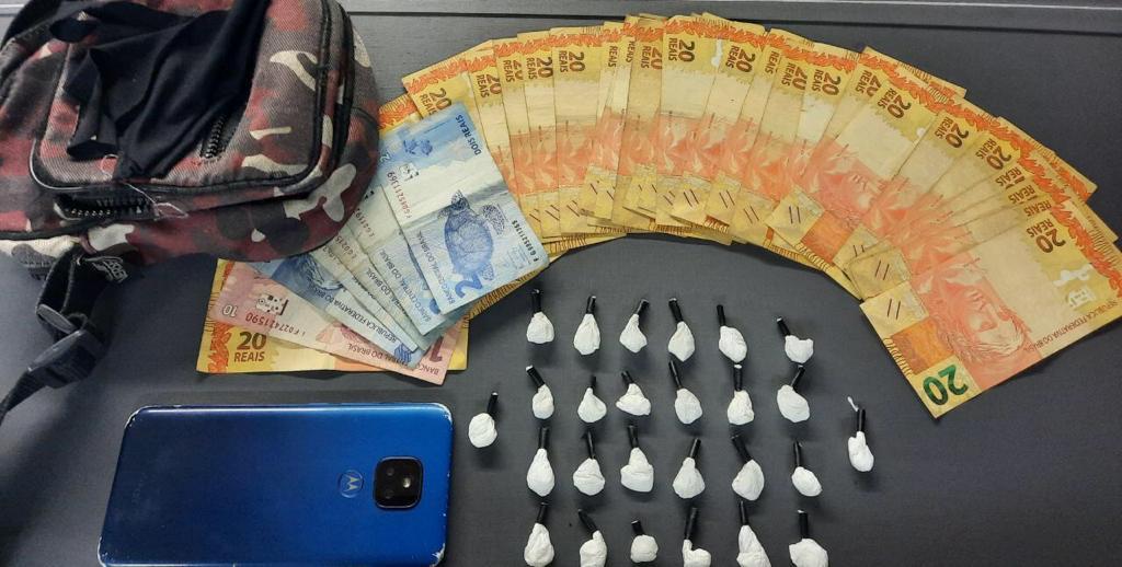 Homem é preso pela BM por tráfico de drogas em Veranópolis