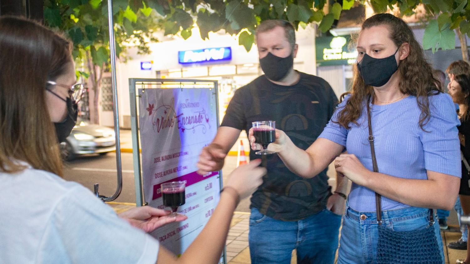 Vinho Encanado brinda aniversário de 55 anos da Fenavinho em Bento Gonçalves