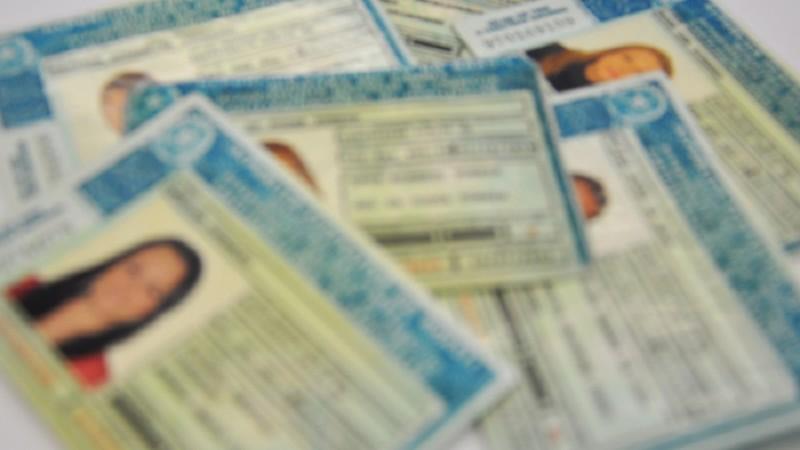Carteiras de motorista vencidas em abril de 2021 devem ser renovadas até sábado