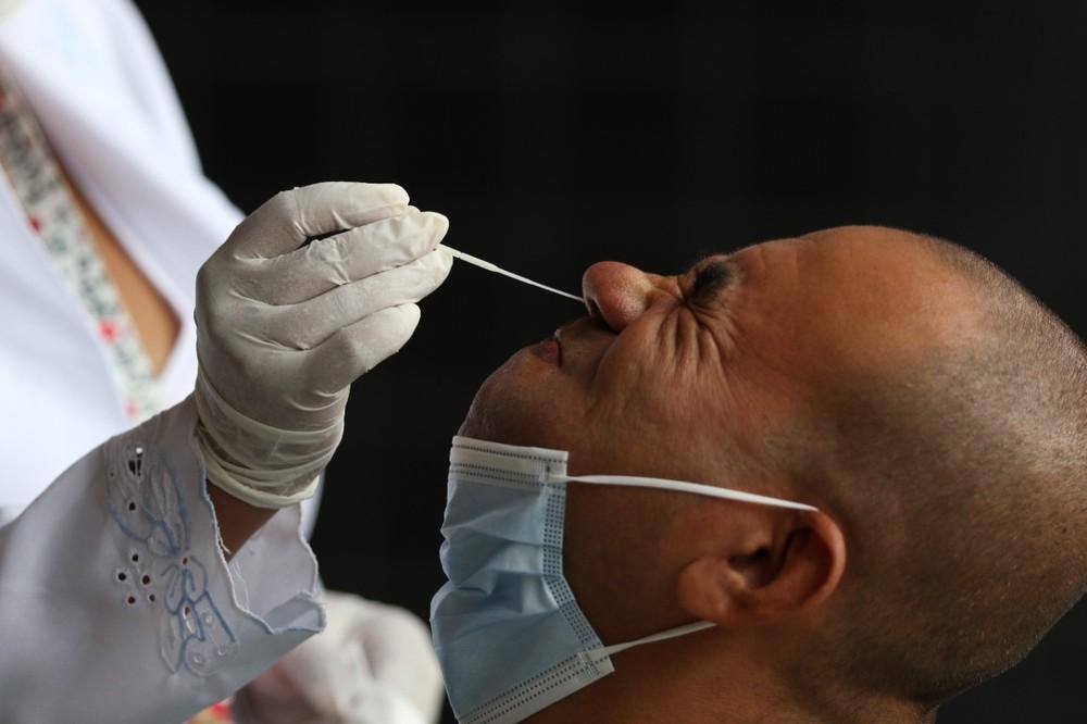 Casos de Covid sobem 82% em uma semana nas farmácias do País