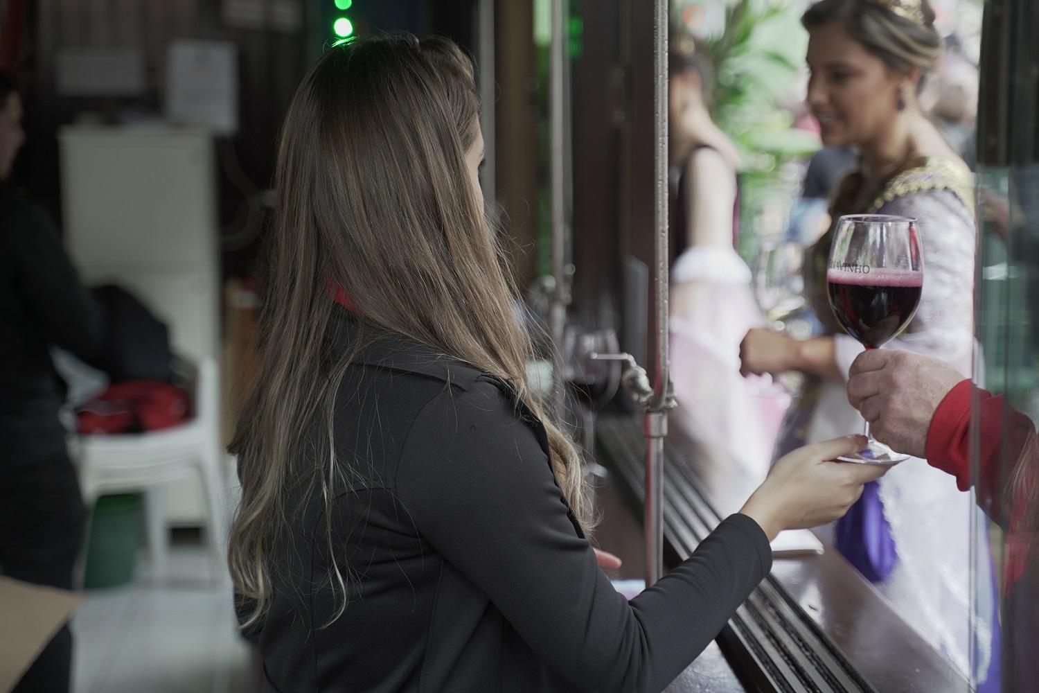 Fenavinho promove Vinho Encanado durante três dias de intensa programação
