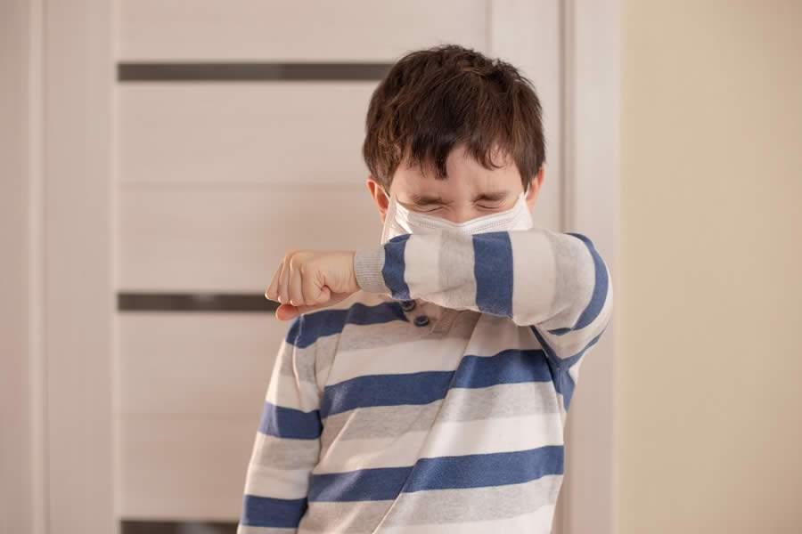 Telefone 0800 orienta sobre doenças respiratórias em crianças no RS