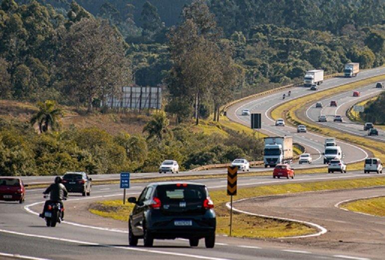 Cerca de 280 mil veículos devem passar pela BR-386 no RS até o domingo de Natal