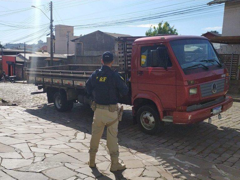 Estelionatário é preso e polícia recupera caminhão adquirido pelo golpe do depósito falso em Caxias do Sul