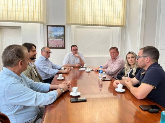 Prefeitos tratam sobre a reconstrução da ponte de ligação com Santa Bárbara