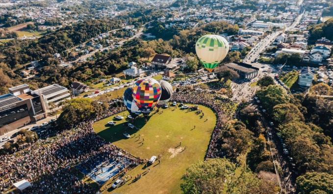 Festival de Balonismo encerra com público de 40 mil pessoas em Bento