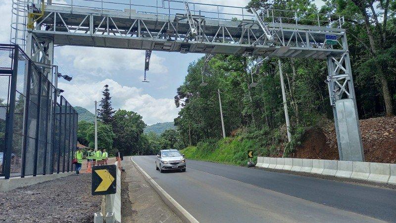 Pórticos free flow começam a ser instalados nas rodovias do Bloco 3 de concessões no RS