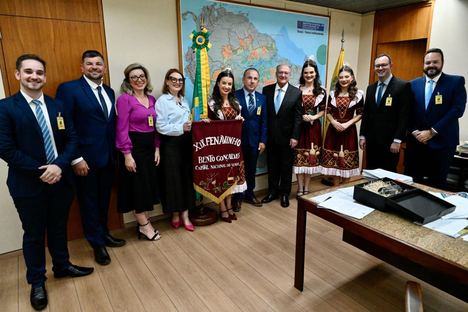 Comitiva divulga Fenavinho e Expobento em Brasília
