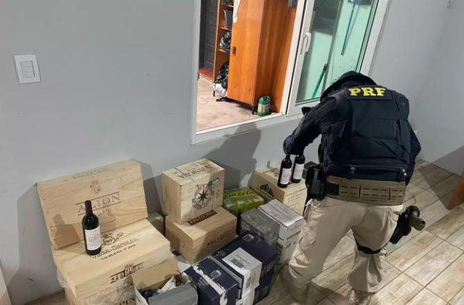 Polícia apreende carga ilegal de vinhos em Torres
