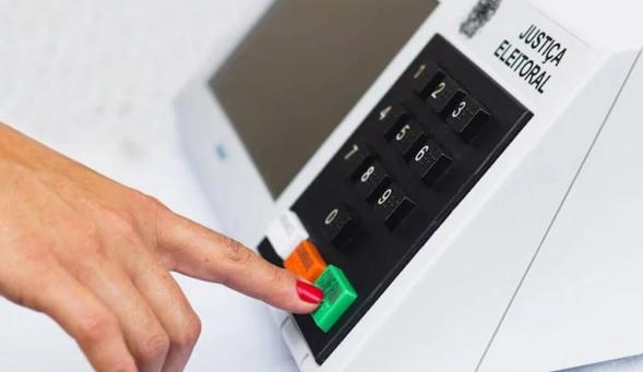 Presença de mulheres nas câmaras cresce e vai a 18% dos eleitos no Brasil