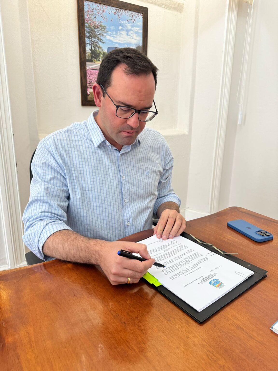 Encaminhado para a Câmara de Vereadores o reajuste no salário dos servidores de Bento