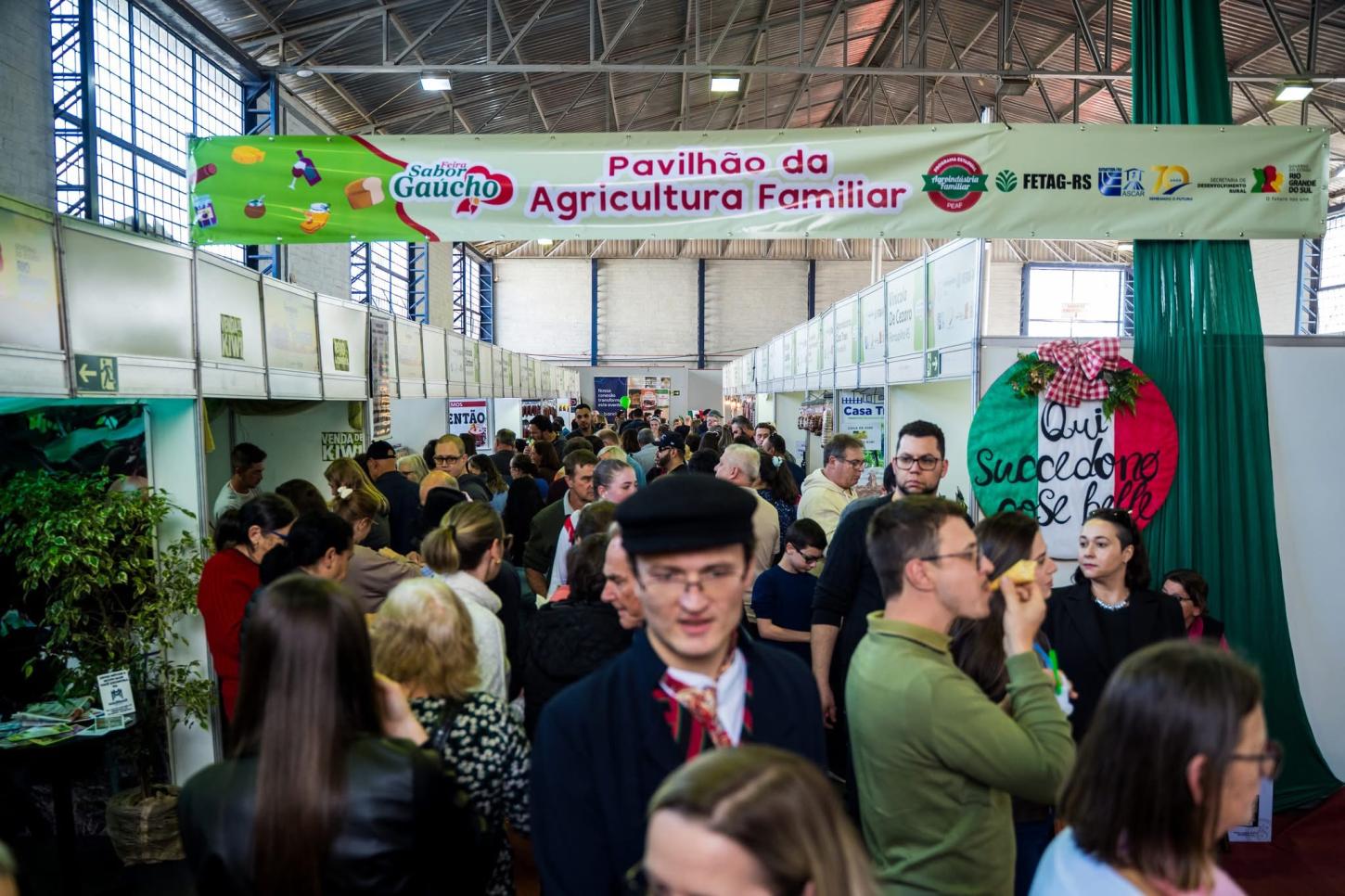 25ª FENAKIWI atrai mais de 32 mil visitantes no segundo final de semana de festa