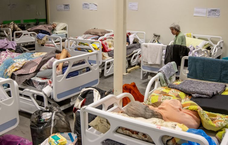 Saúde lança versão atualizada da Caderneta da Pessoa Idosa