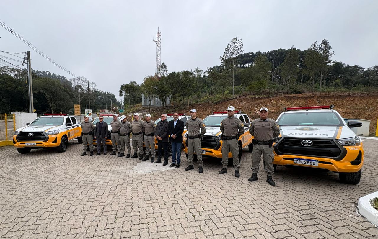 CSG entrega cinco novas viaturas ao 3º Batalhão Rodoviário da Brigada Militar