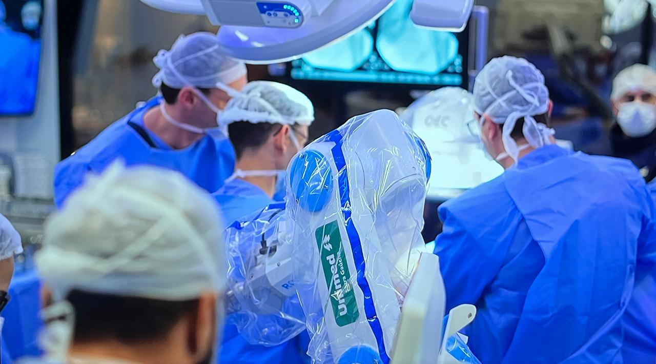 Unimed realiza inédita cirurgia robótica de quadril na Serra Gaúcha