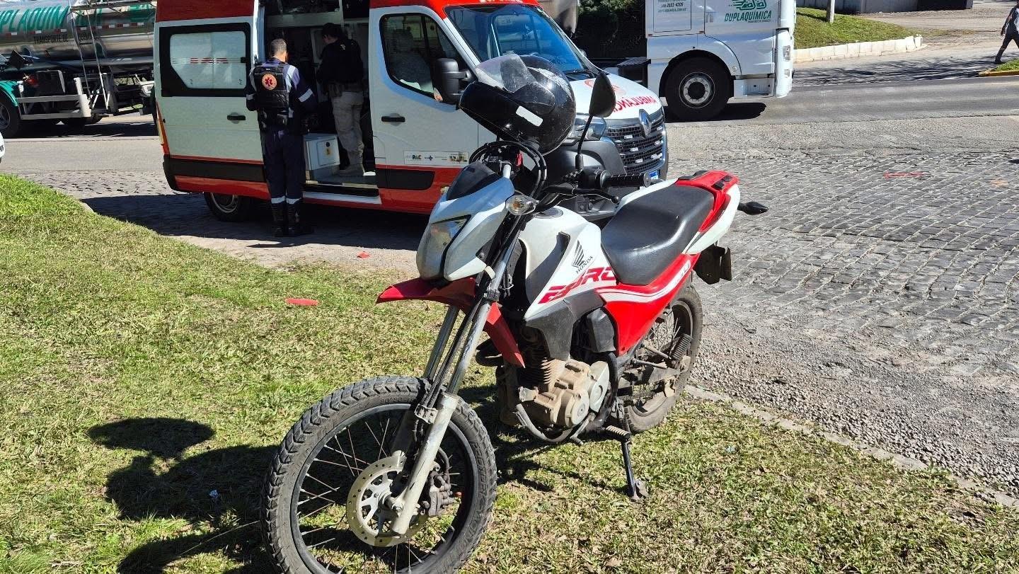 Colisão na BR-470 deixa motociclista ferido em Garibaldi