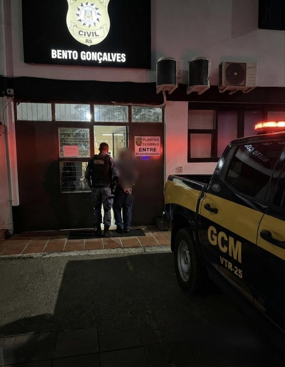 Filho atinge pai com facada após discussão e é preso pela GCM em Bento