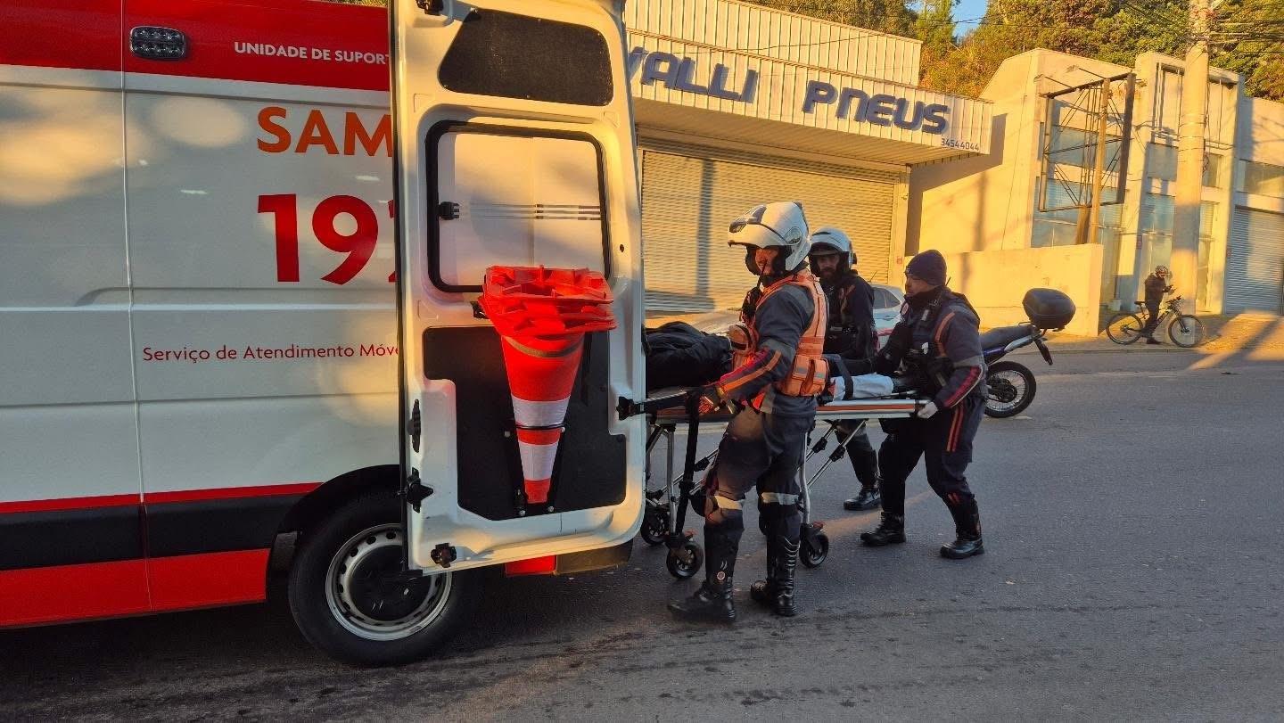 Motociclista fica ferido após colisão com caminhonete no bairro Fenavinho, em Bento