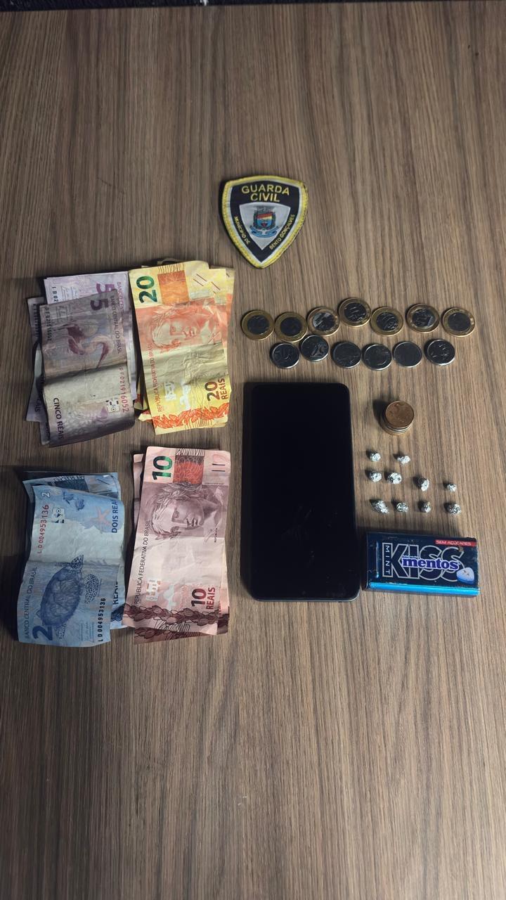 Homem é preso por tráfico pela GCM no Juventude, em Bento