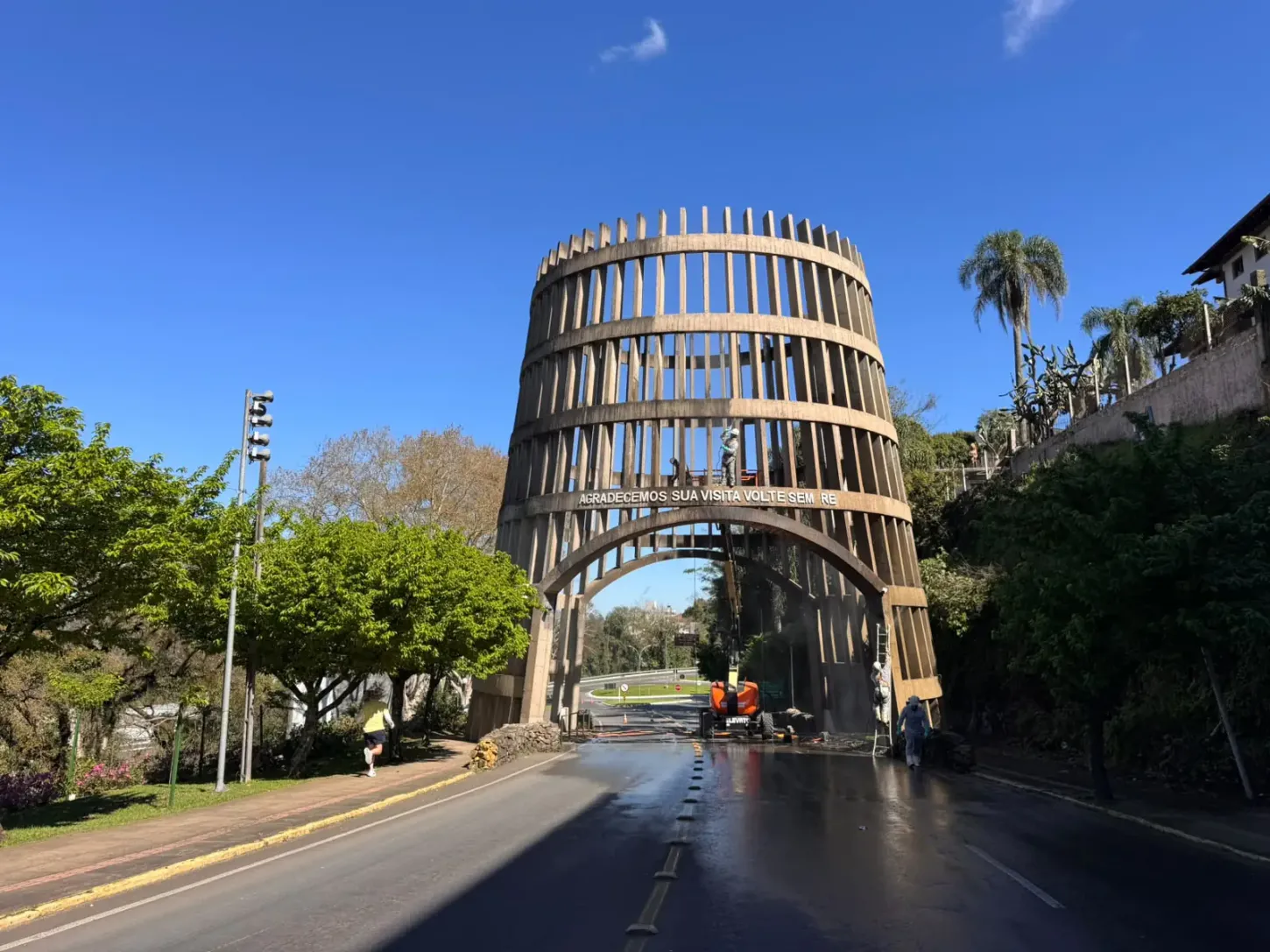 Limpeza da Pipa Pórtico é transferida em razão das condições climáticas
