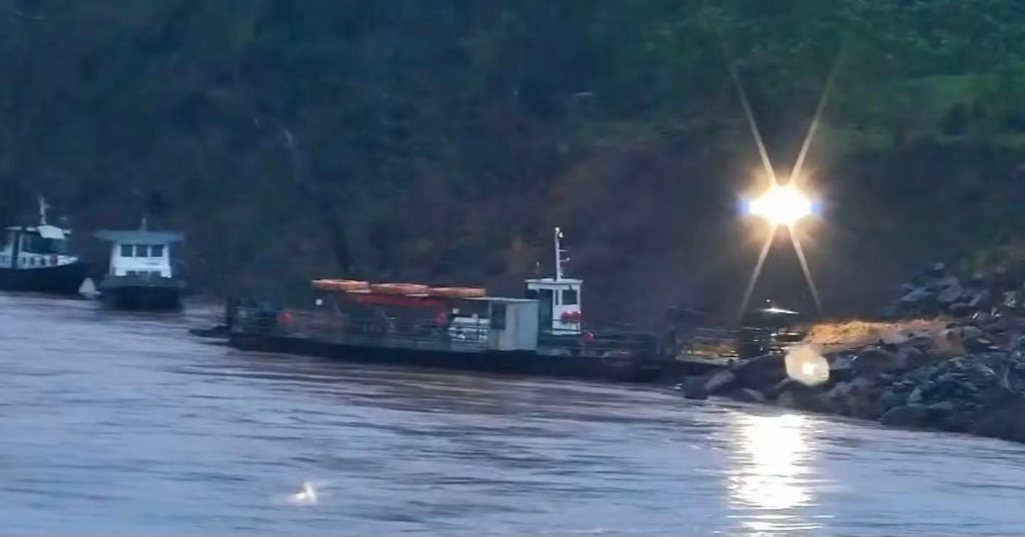 Travessia de balsa na ERS-431 é suspensa por forte correnteza