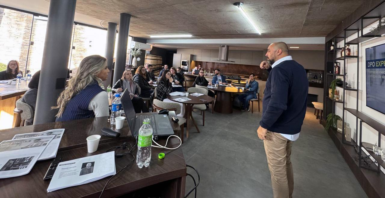 CIC-BG sedia curso sobre governança de inteligência artificial