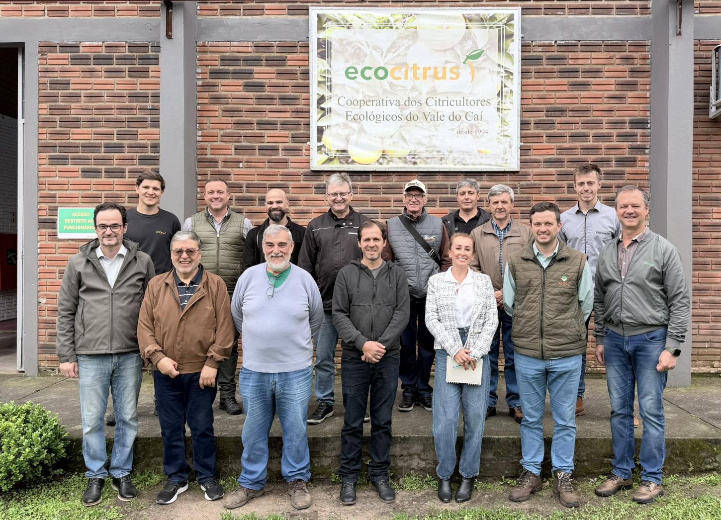 Assiferto RS conhece modelo de economia circular da Ecocitrus e amplia diálogo sobre aproveitamento de resíduos