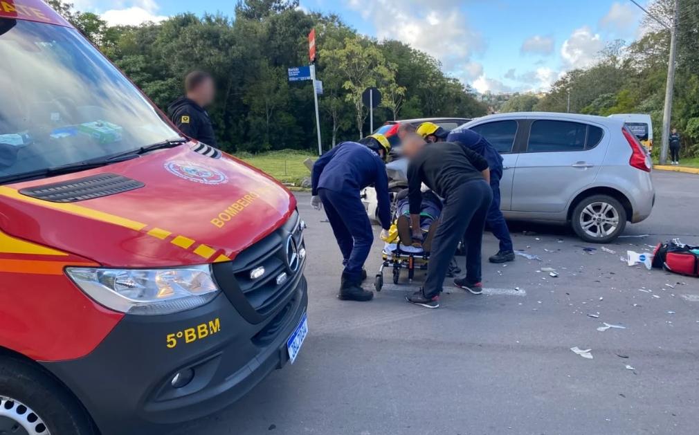Colisão deixa dois condutores feridos no bairro Imigrante, em Farroupilha