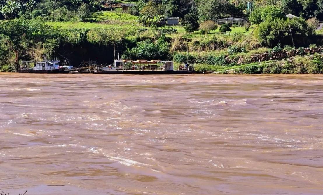 Travessia de balsa entre Santa Tereza e São Valentim do Sul continua inoperante